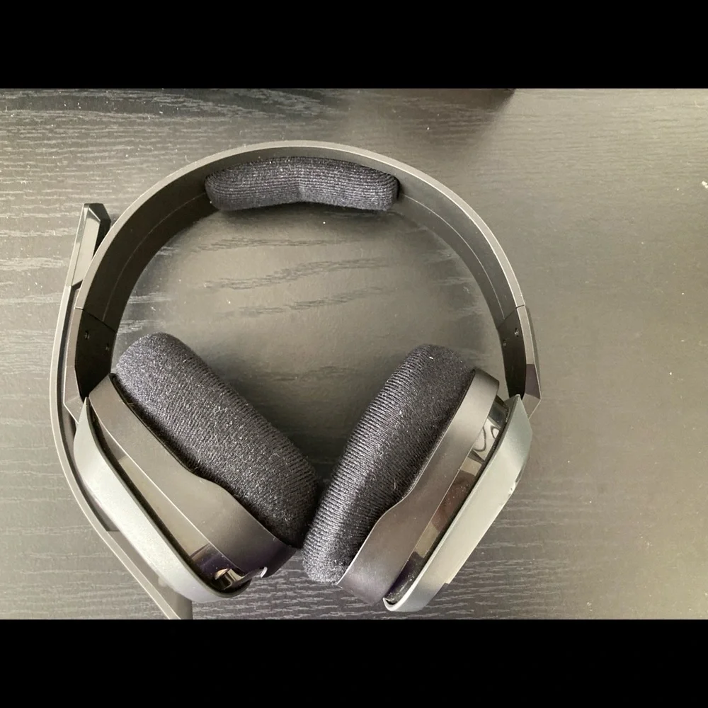Ps4 headset and storage device